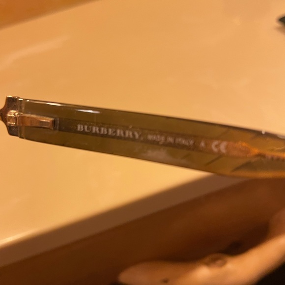 Burberry eyeglass frame - Picture 9 of 9